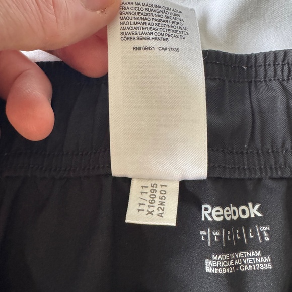 Reebok Men's Lightweight Running Gym Shorts Black Large Pockets Drawstring - Picture 6 of 12